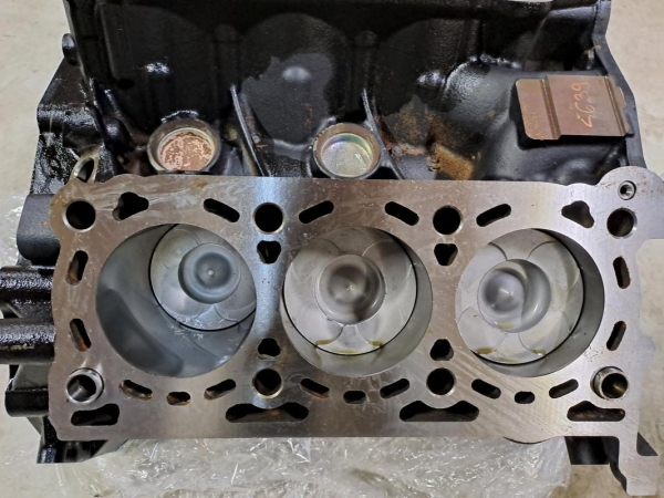 Reparatii blocuri motoare ambielate INFINITI QX70